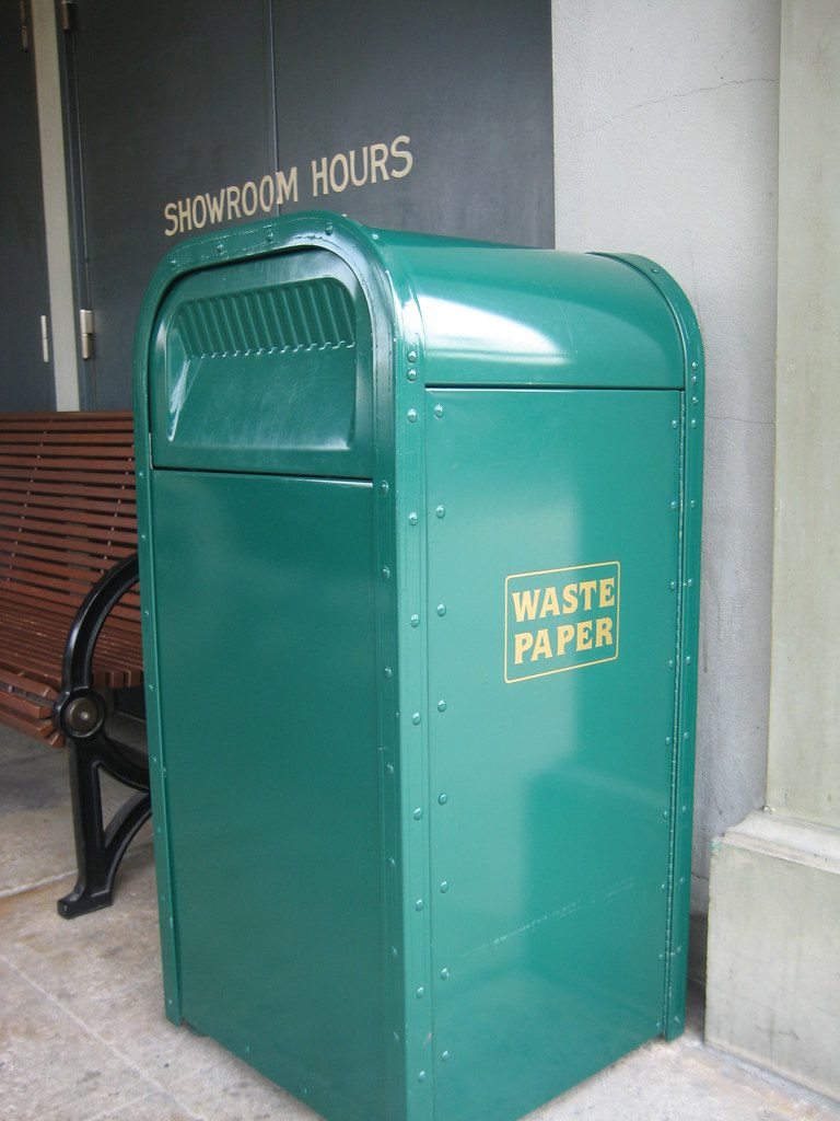 2-in-1 car tissue box and trash bin