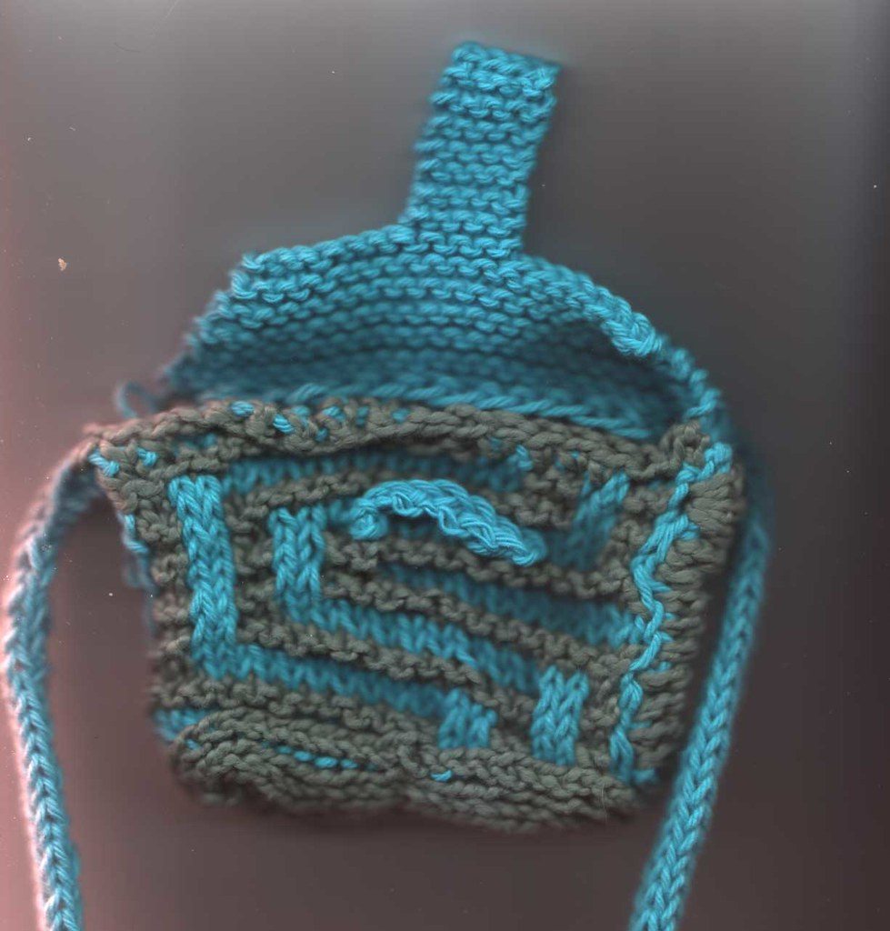 Bottle-carry shoulder strap with anti-slip loop