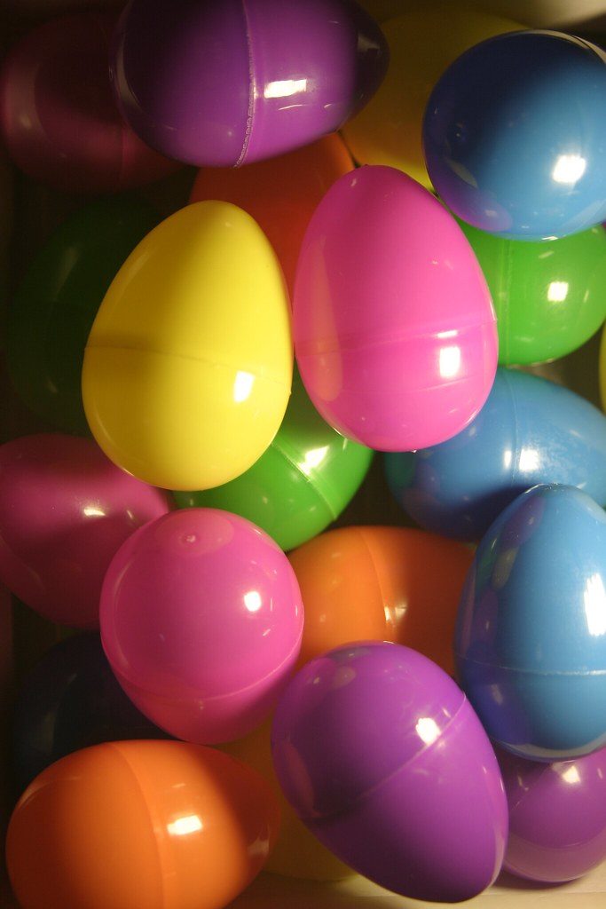 Bulk fillable plastic Easter eggs (100+ ct)