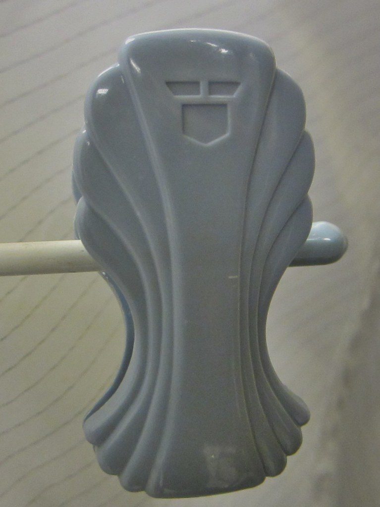 Car headrest winter coat hanger clip