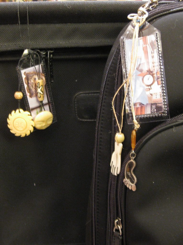 Cruise luggage tag holders