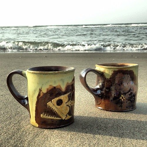 Fold-flat beach cup holder stake