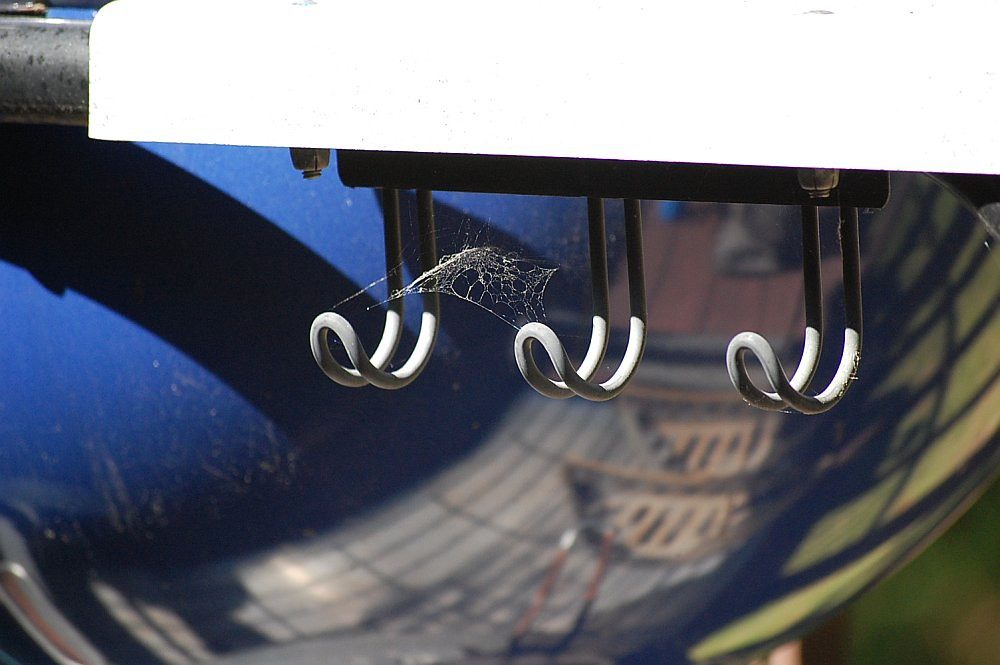 Magnetic grill-tool hook set