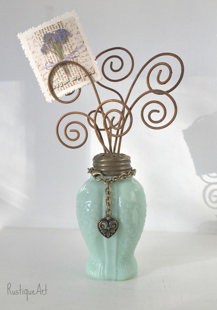 Photo-display flower bouquet holder