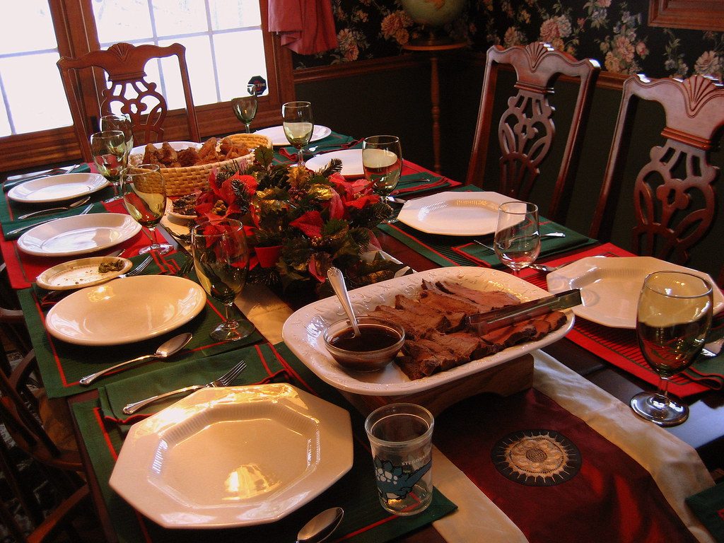 Red-black-green reusable table runner
