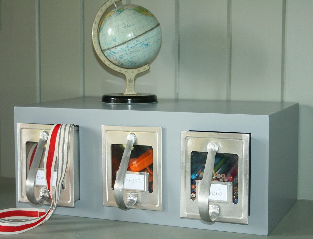 Reusable pie-slice storage carrier