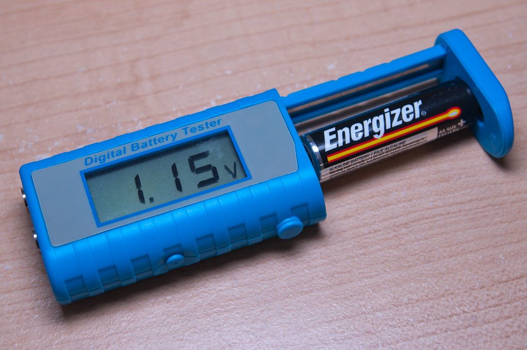 Seven-type universal LCD battery tester