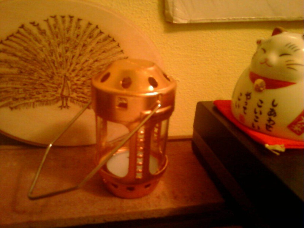 Tent ceiling magnetic lantern hanger