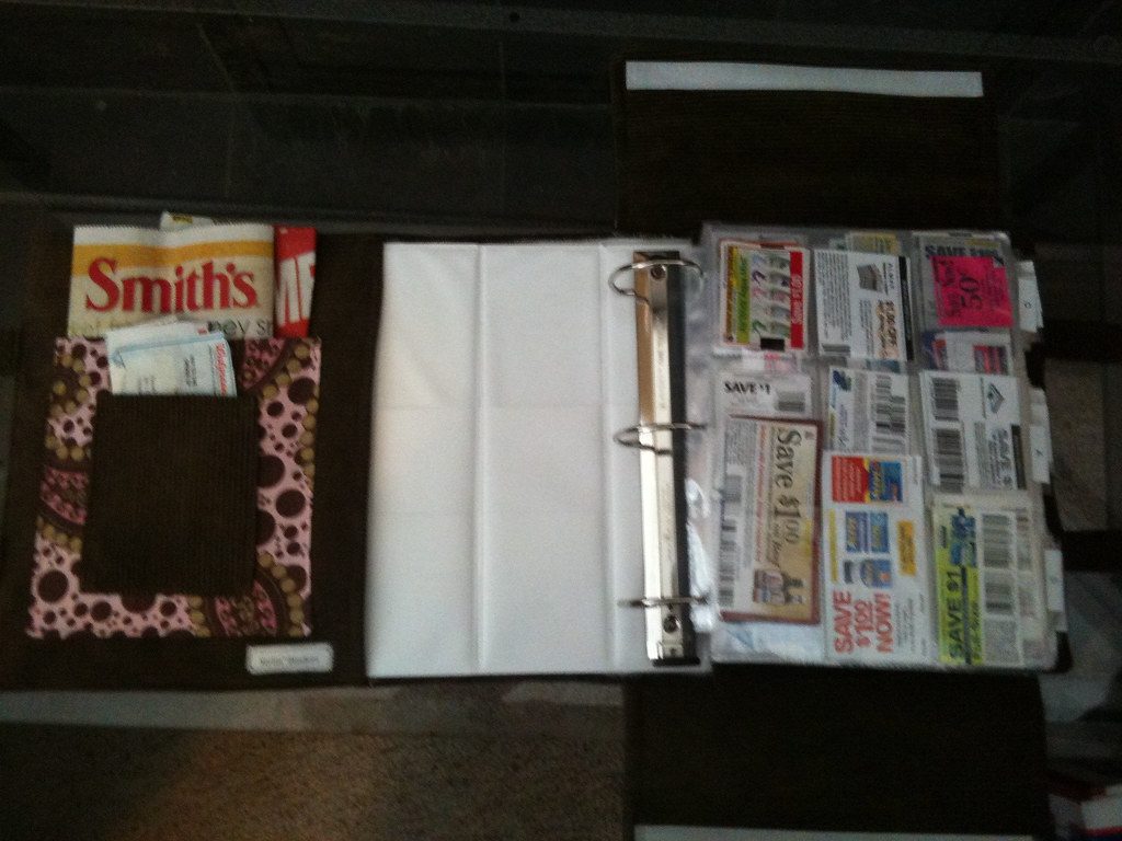 Water-resistant airplane tray cover with organizer pockets