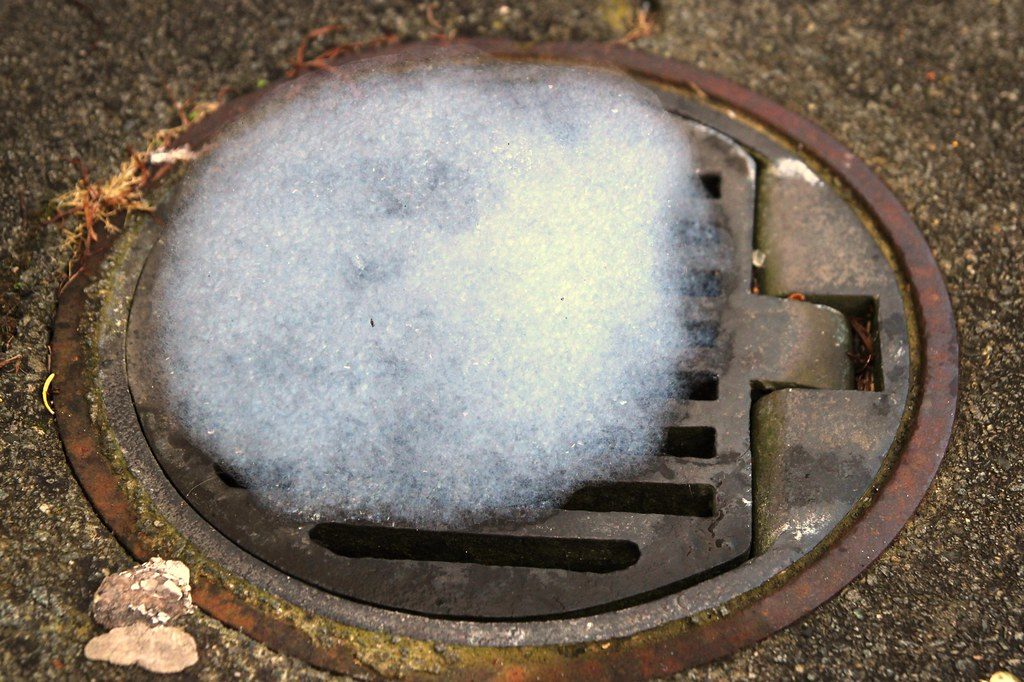 Yugou Get Out foaming drain cleaner